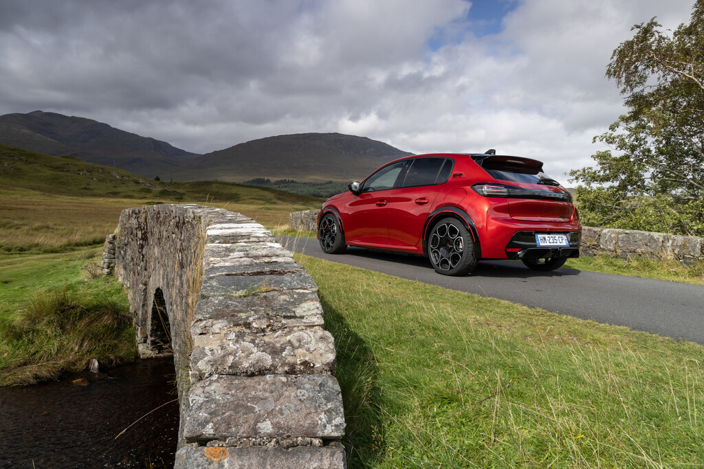 Peugeot e-208 GTi.