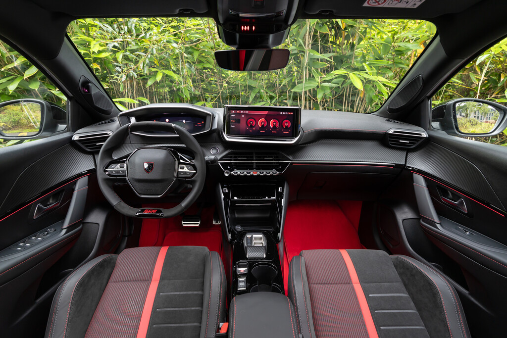 Peugeot e-208 GTi.