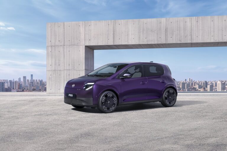 Nissan Pixo.